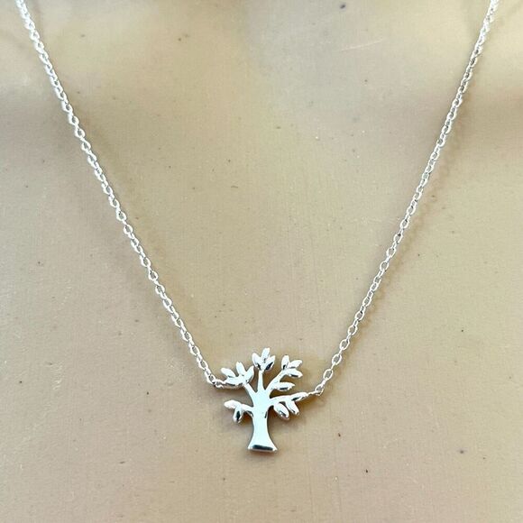 Kohl's Tree of Life Necklace Sterling Silver Charm 1mm Trace Chain 18in Long - Picture 2 of 14